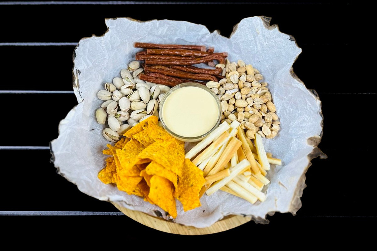 Пивна дошка з закусками