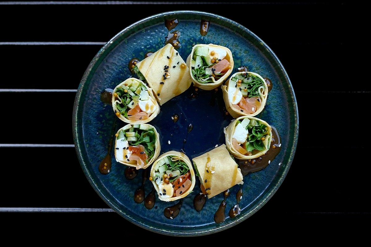 Млинці з лососем та крем-сиром