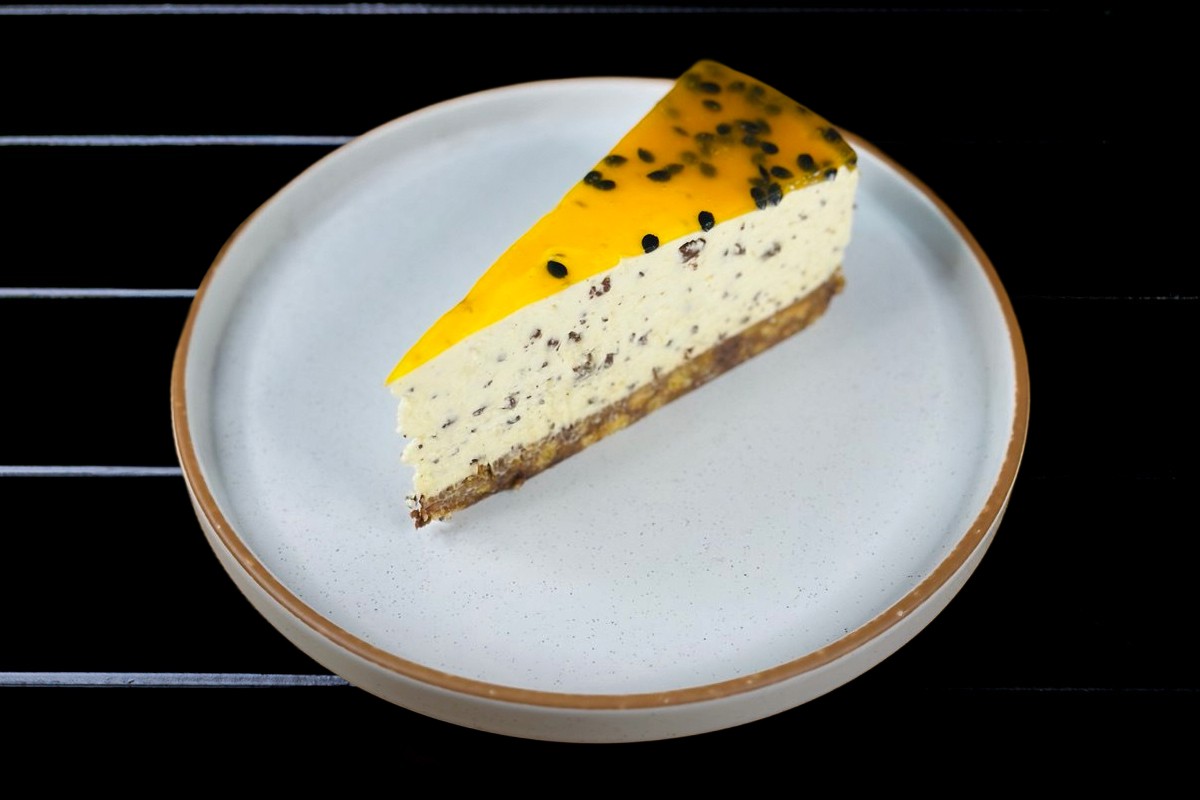 Чізкейк з шоколадом та маракуєю